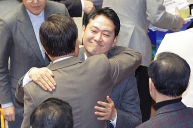 ‘중단 사인’에 “끝까지” 외친 장동혁...아침죽·비타민으로 24시간 버텼다