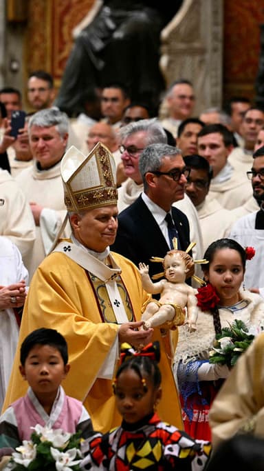 교황 레오 14세 “인간 거부는 하느님 거부”…성탄 전야 메시지