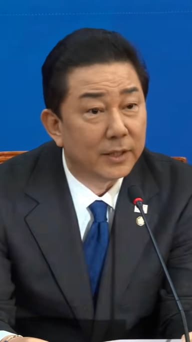 [속보] 김병기, 與원내대표 사퇴 "李정부 걸림돌 안돼…책임 회피 아냐"