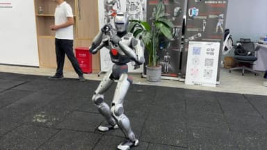 거리 지키는 로보캅…중국선 더 이상 영화가 아니다