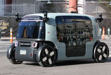 앞뒤도 없고 운전석도 핸들도 없는 택시인데…"4시간 기다려 탔어요" 인기