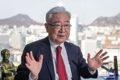 “1500원 육박 환율은 위기... 美 증시 버블 터지면 재앙”