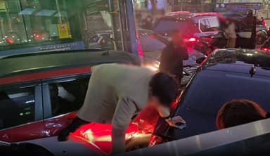 [단독] 강남 한복판서 ’10중 추돌‘… 車 뒤엉켜 퇴근길 아수라장