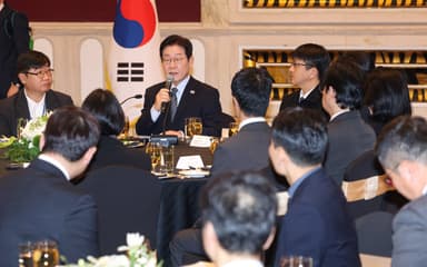李 대통령 “中 서해 구조물 관리 시설 철수키로… 경계 명확히 그어 갈등 원인 제거”