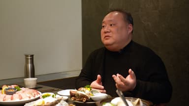 “주방에 있어야 할 사람이 밖으로 돌아, 한국 사람들은 왜 요리사를 신처럼 보나”