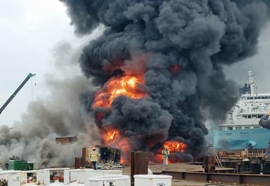 목포 선박 작업장 수리 어선에 불…인명피해 없어