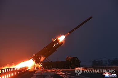北, 장거리순항미사일 발사훈련…김정은 "핵무력 무한대 발전"(종합)