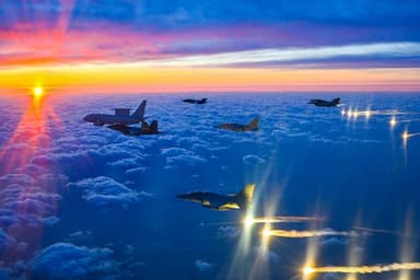 국방장관, 새해 첫날 지휘비행…국산 전투기 KF-21 첫 엄호