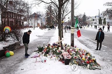 美이민단속요원 총격에 사망 여성 영상보니…트럼프 설명과 달라