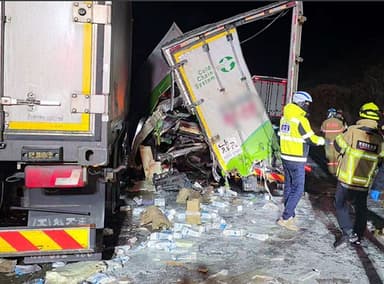 서산영덕고속도로서 화물차 4중 추돌…1명 심정지·3명 중경상