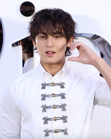 [S영상] SEVENTEEN MINGYU 세븐틴 민규, 겨울 백설 왕자 (DIOR)