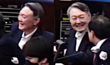 여유만만하던 윤석열 “사형 구형”에 도리도리…뜻 모를 웃음도 [영상]