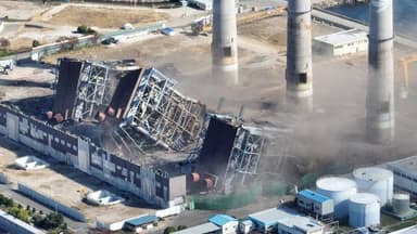 울산화력 보일러 타워 4·6호기 발파… 5초 만에 무너져 [영상]