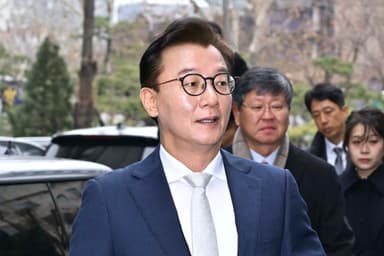 [속보] 전재수 경찰 출석 "금품수수 사실 아냐… 한일 해저터널은 부산 미래 파는 것"