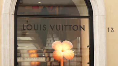 한밤중 루이비통 매장에서 5억 털어간 3인조 절도단