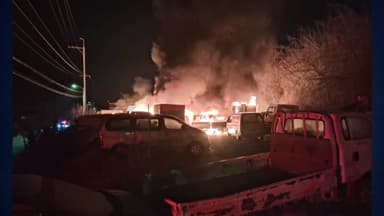 경북 성주군 공터에서 불...수출용 중고차 12대 불타