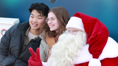 산타 마을로 변신, YTN서울타워...시민 북적