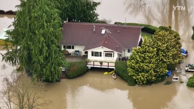 '전례 없는 폭우' 미 워싱턴주 수만 명 대피...비상사태 선포