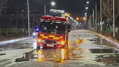 대전 관평동 땅 꺼짐...출동하던 소방차 앞바퀴 빠져