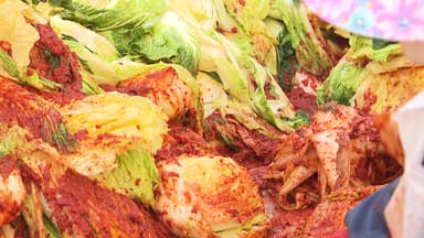 김장 봉사에 연탄 배달까지...세밑 온정의 손길