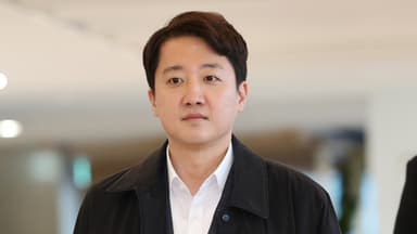 특검 출석한 이준석 대표 "윤과 공범 엮는 건 무리"