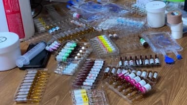 박나래 발 '주사 이모' 논란 일파만파...전현무 "불법 시술 없었다" 선 긋기