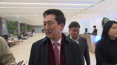 '로저비비에 의혹' 김기현, 피의자로 김건희 특검 출석