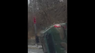 빙판길에 차량 6대 잇따라 미끄러져...2명 경상