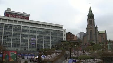 [날씨] 성탄 이브 명동성당 북적...성탄절 기습 한파·서해안 눈