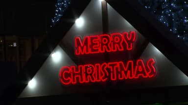 설레는 크리스마스 이브...광화문 광장 '북적'