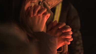 "내년에는 행복하고 따뜻하길"...성탄절 전야 풍경