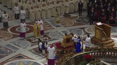 교황 레오14세 성탄미사 집전..."하느님의 겸손 만이 우리를 일으켜 세운다"