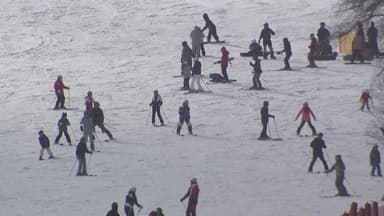 한파 속 성탄절 나들이...스키장·스케이트장 '북적'