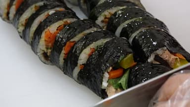 달걀부터 김밥·칼국수까지...연말 먹거리 물가 '비상'
