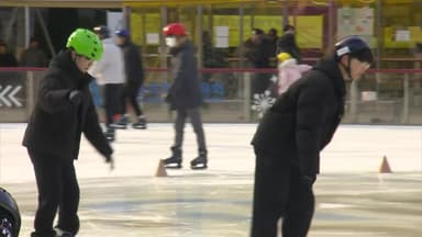 "연말 추억 쌓기"...도심 속 스케이트장 '북적'