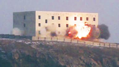 북, 장거리전략순항미사일 시험발사..."핵 무력 무한대 발전 총력"