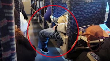 SRT 민폐 승객에 누리꾼들 '눈살'...다리 뻗고 음료수까지 줄줄 [Y녹취록]