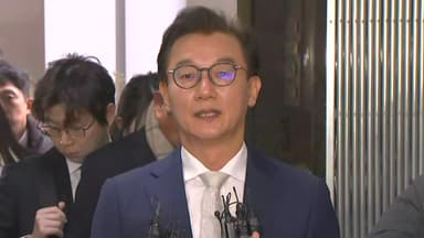 경찰, 전재수 뇌물죄 적용 고민...'명품 시계' 수사 집중