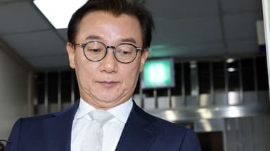 전재수 공소시효 초읽기...경찰, 뇌물죄 적용 고심