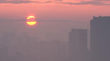 [날씨] 서울 한파주의보, 서해안 눈...마지막 해넘이 '보온 대비'
