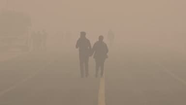 "독성 스모그 피해서"...산으로 가는 인도인들