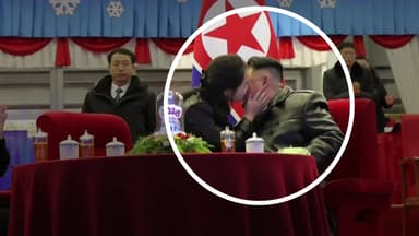 김정은 볼에 입맞춘 주애...스킨십으로 존재감 부각?