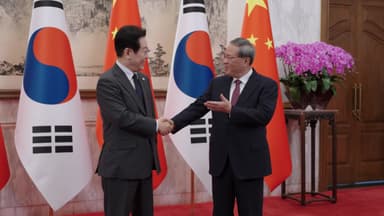 중 권력 서열 2·3위 만나 "관계 발전 의지 재확인"