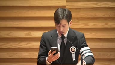 고 안성기 배우 영면...장남, 아버지 생전 편지에 눈물