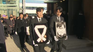 고 안성기 배우 영면...동료들 눈물 속 작별