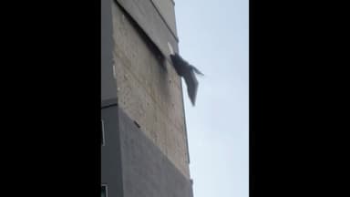 강풍에 외벽 '휑'...아직도 떨어지고 있어