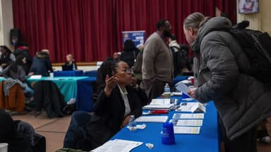 미국 일자리 5만 명 증가·실업률 4.4%로 하락...뉴욕 증시 동반 상승·금리 인하 가능성은 하락