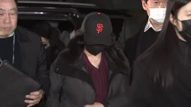 [현장영상+] '강선우 1억' 김경, 경찰 출석...고강도 조사 예고