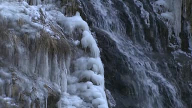 [날씨] 밤사이 약한 비, 동해안은 건조...내일 추위 대신 미세먼지