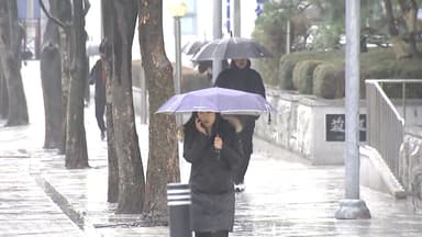 [날씨] 출근길 전국 곳곳 비·눈...도로에 얼어붙어 '살얼음 위험↑'